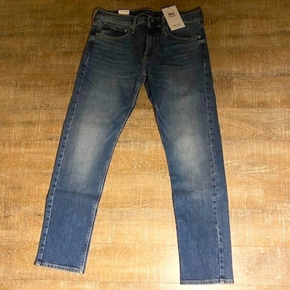 Calvin Klein  Jeans - 32 x 32 Brand New with Tags